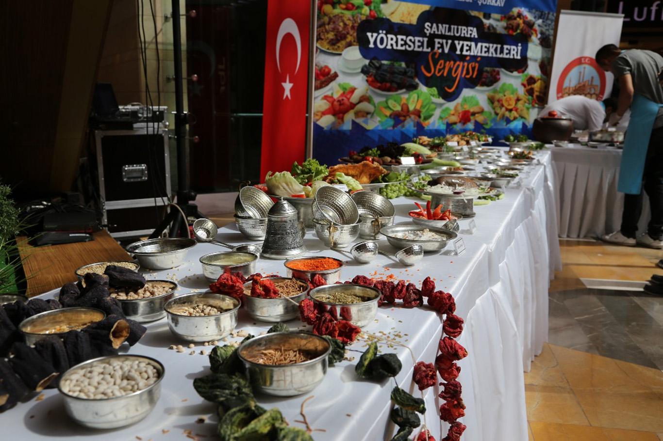 Şanlıurfa’nın yöresel yemekleri sergilendi Şanlıurfa’nın yöresel yemekleri sergilendi